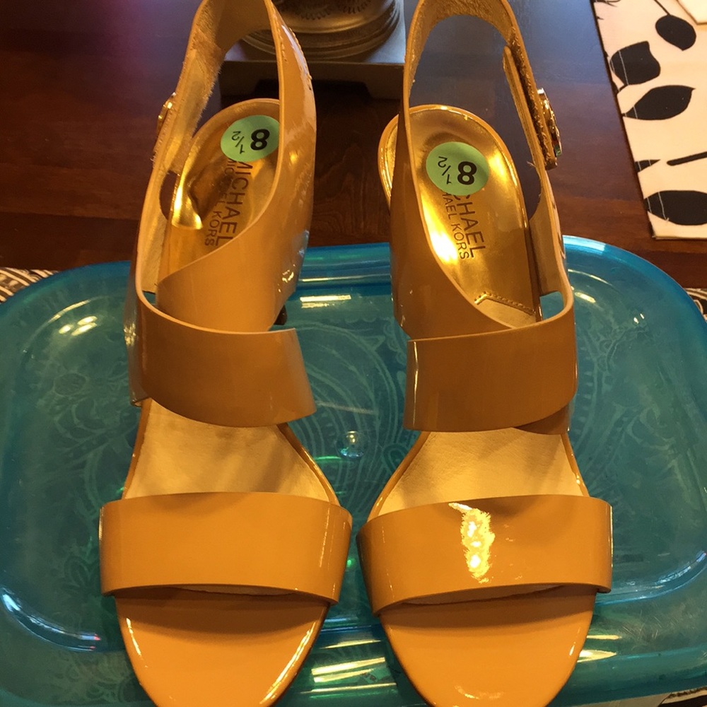 Women Patton leather heels